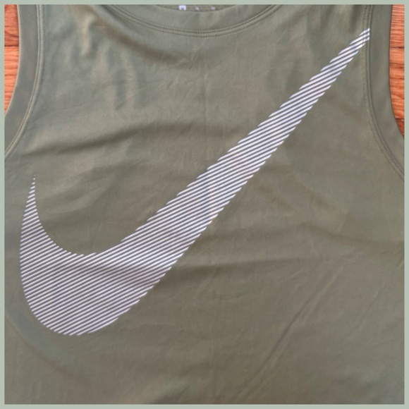 Nike Tank Top - Picture 7 of 7